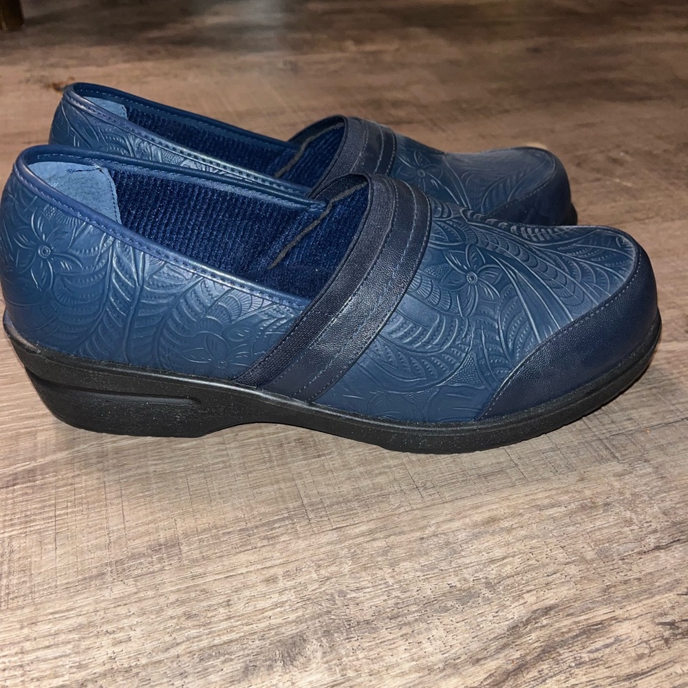 NWOT Blue Embossed Leather Slip-On Clog Shoes